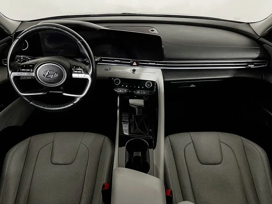 Hyundai Elantra, 2022 г.