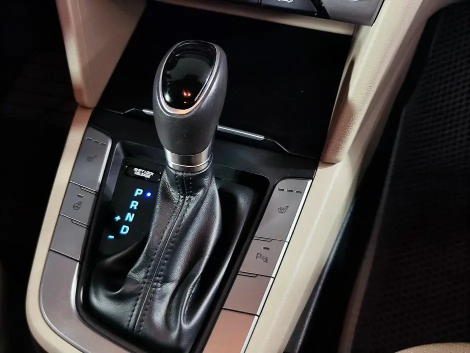 Hyundai Elantra, 2017 г.