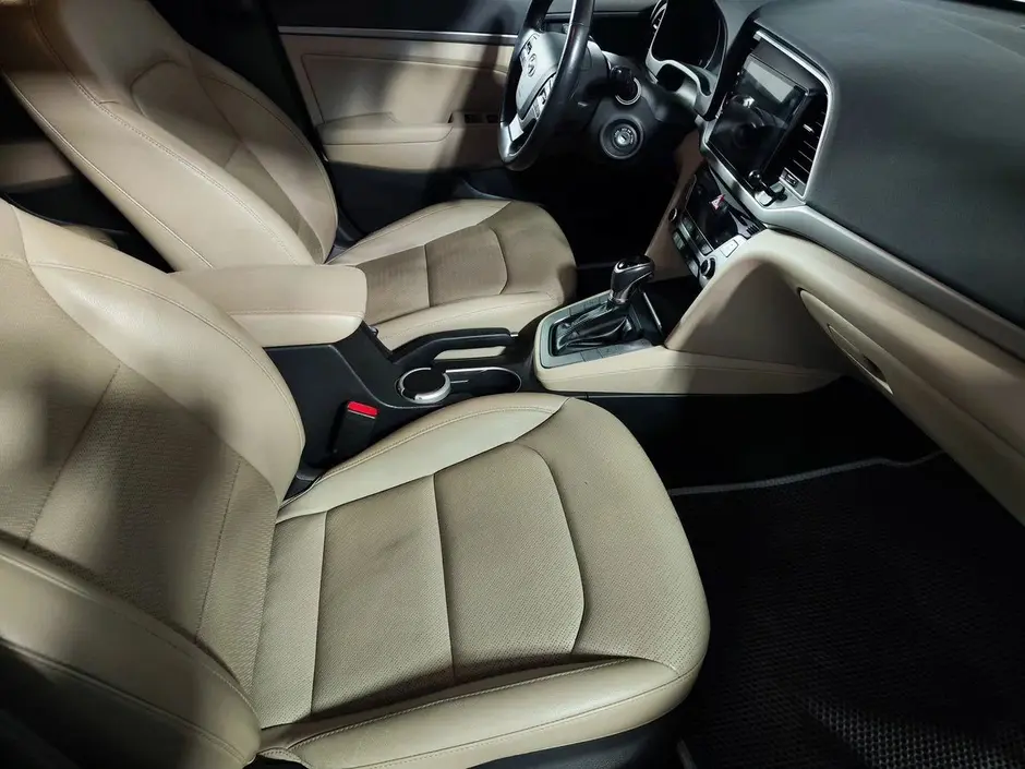 Hyundai Elantra, 2017 г.