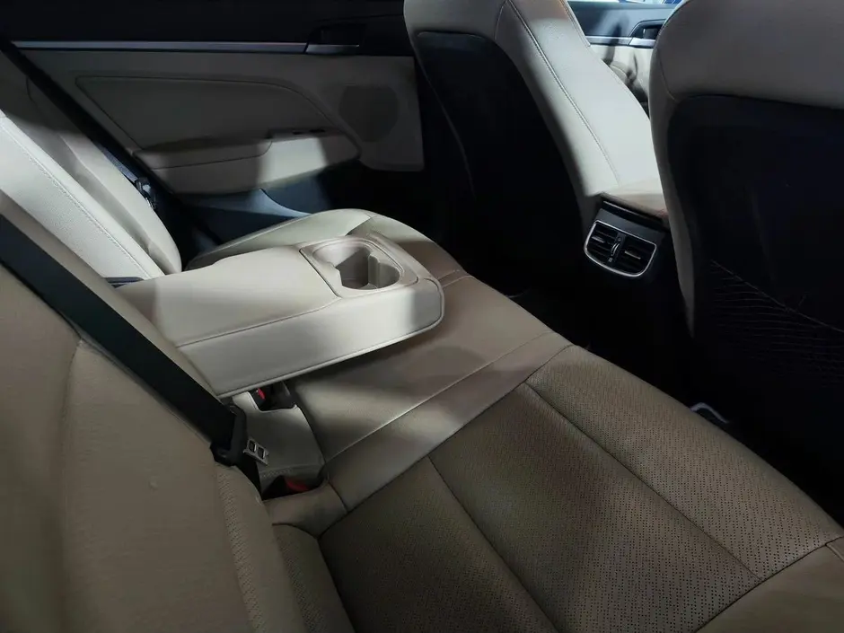 Hyundai Elantra, 2017 г.