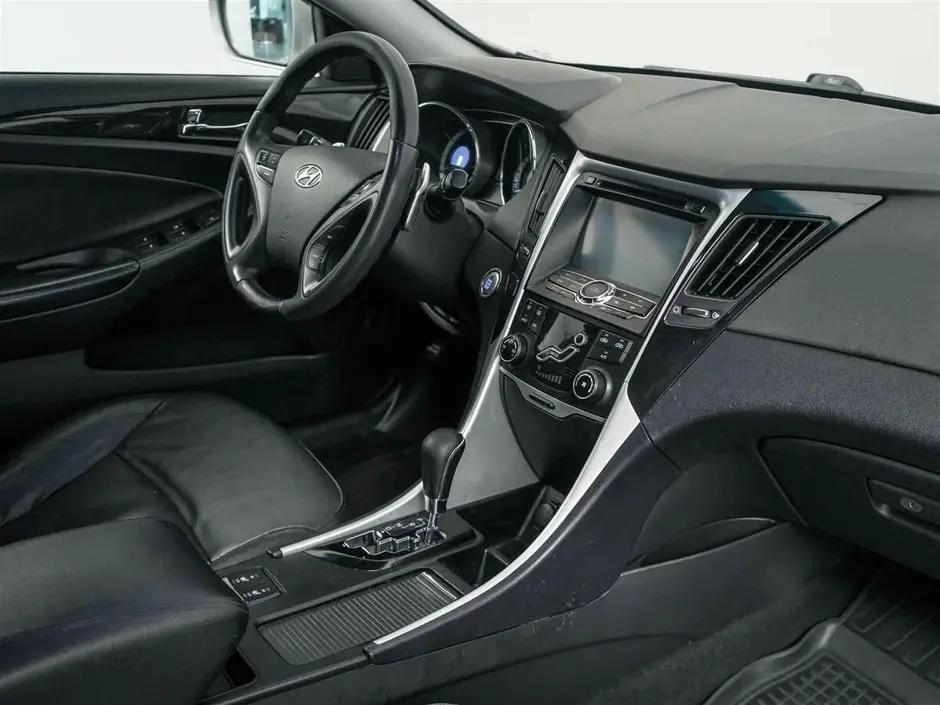 Hyundai Sonata, 2011 г.