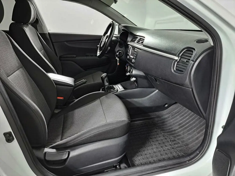 Kia Rio X-Line, 2017 г.