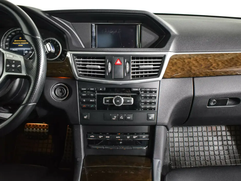 Mercedes-Benz E-Класс, 2013 г.