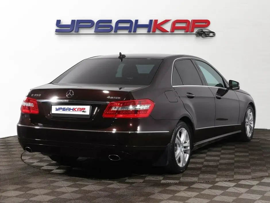 Mercedes-Benz E-Класс, 2010 г.