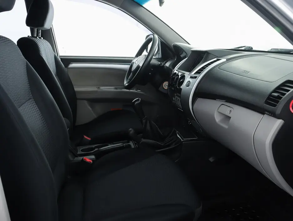 Mitsubishi Pajero Sport, 2013 г.