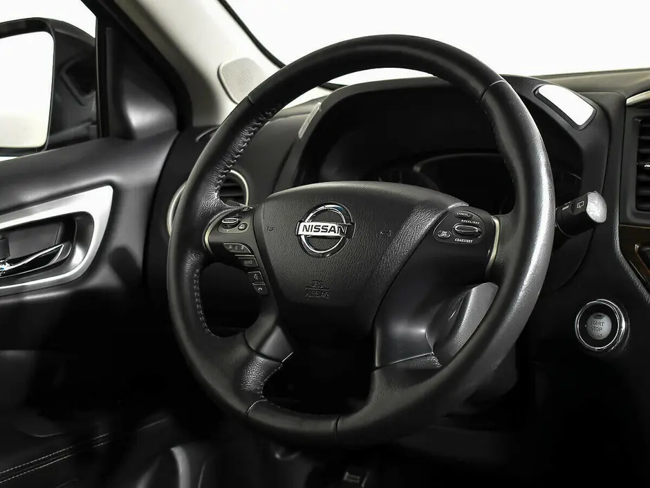 Nissan Pathfinder, 2015 г.