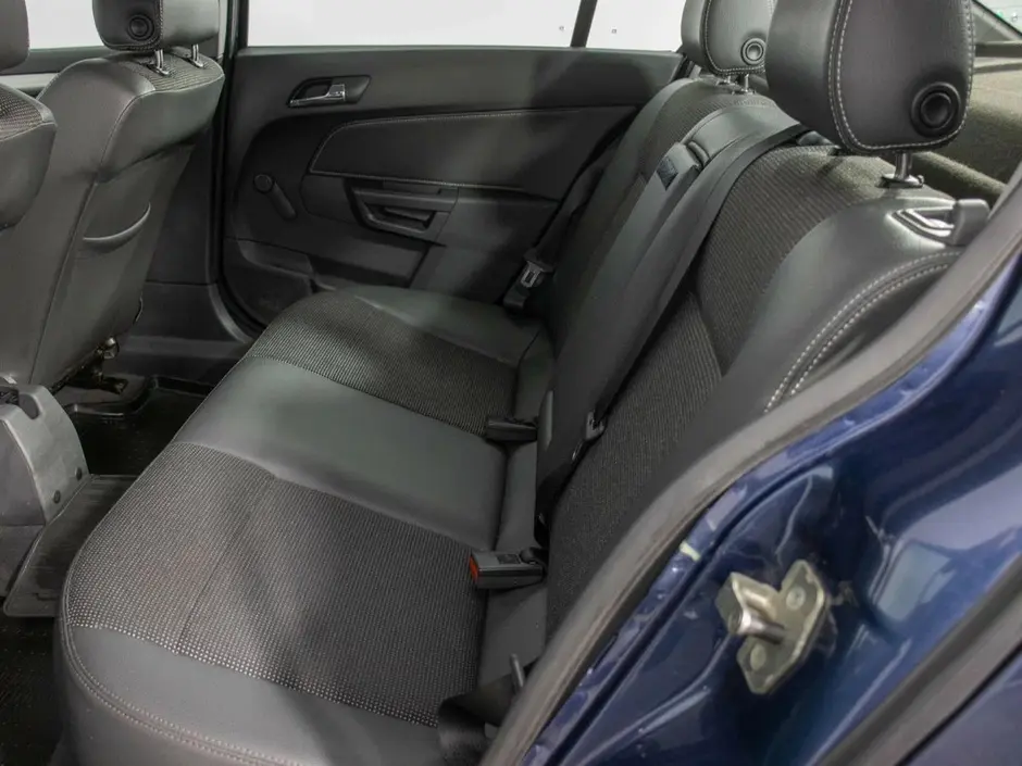 Opel Astra, 2012 г.