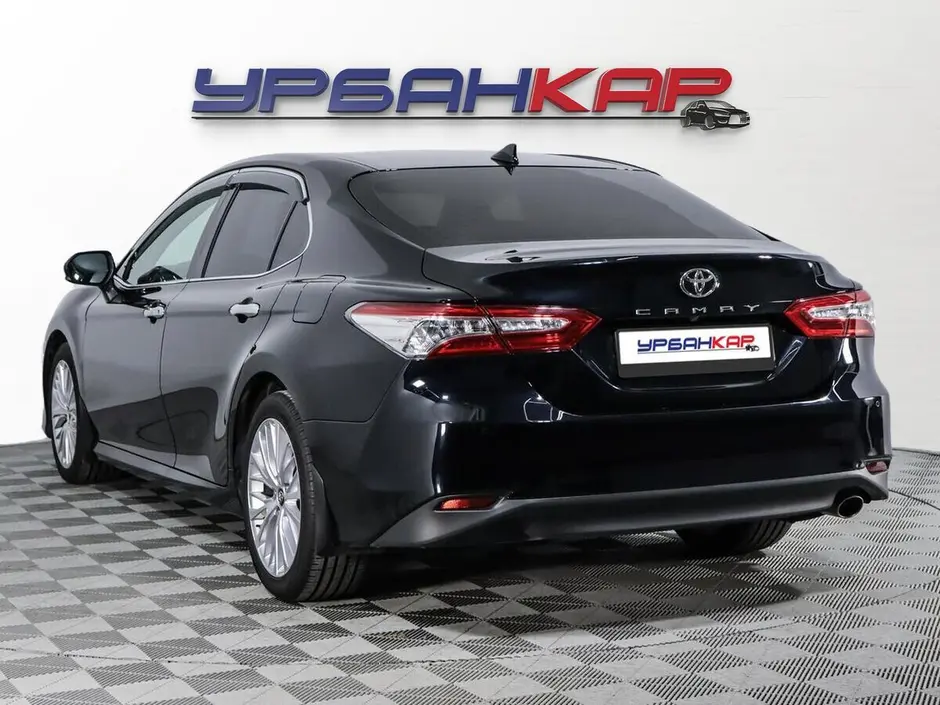 Toyota Camry, 2018 г.