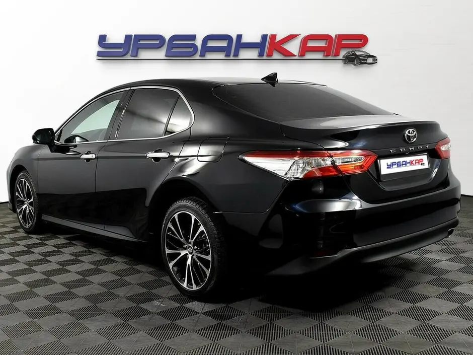 Toyota Camry, 2018 г.