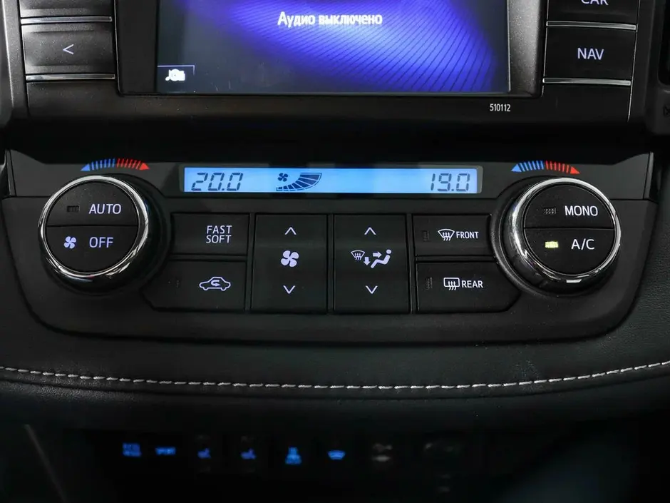 Toyota RAV4, 2015 г.