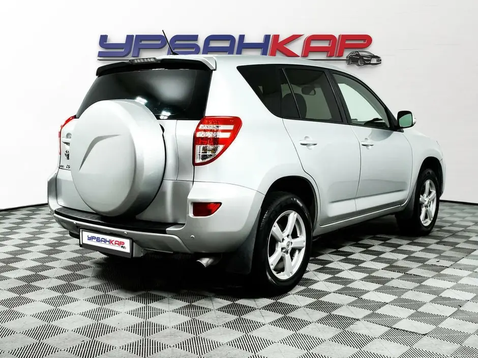 Toyota RAV4, 2010 г.