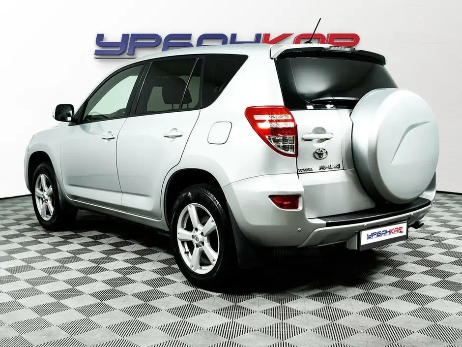 Toyota RAV4, 2010 г.
