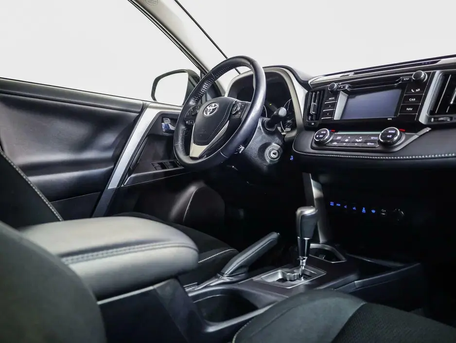 Toyota RAV4, 2015 г.