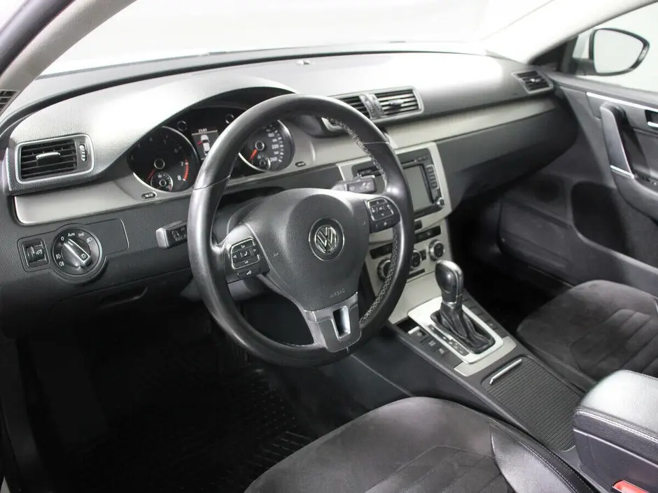 Volkswagen Passat, 2012 г.