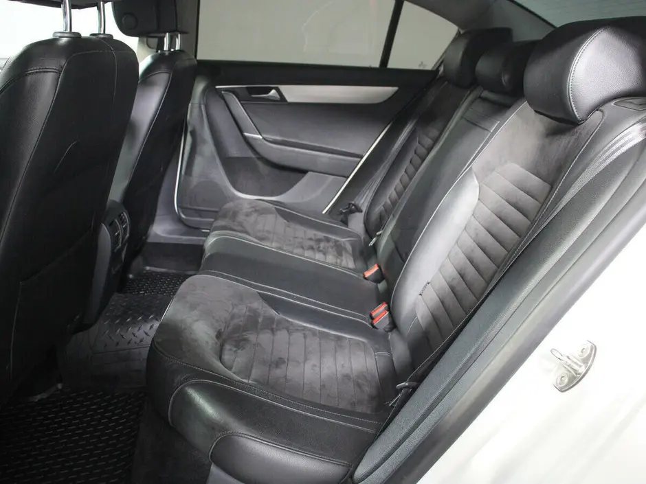 Volkswagen Passat, 2012 г.