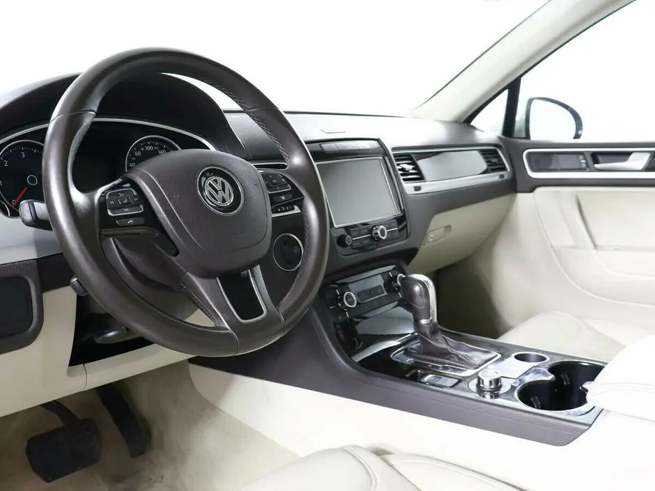 Volkswagen Touareg, 2011 г.