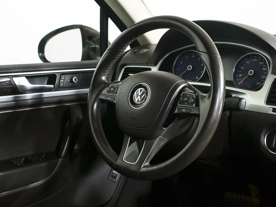 Volkswagen Touareg, 2012 г.