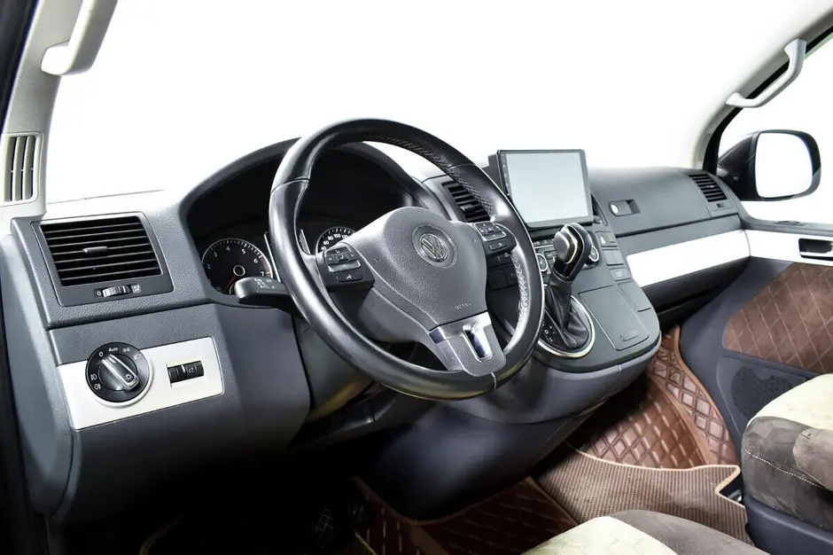 Volkswagen Multivan, 2015 г.