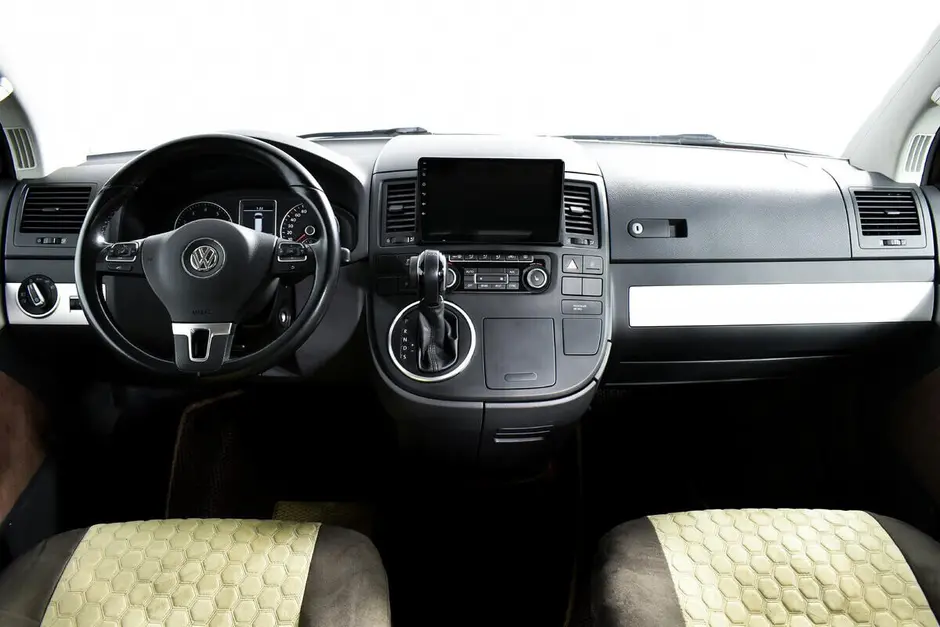 Volkswagen Multivan, 2015 г.